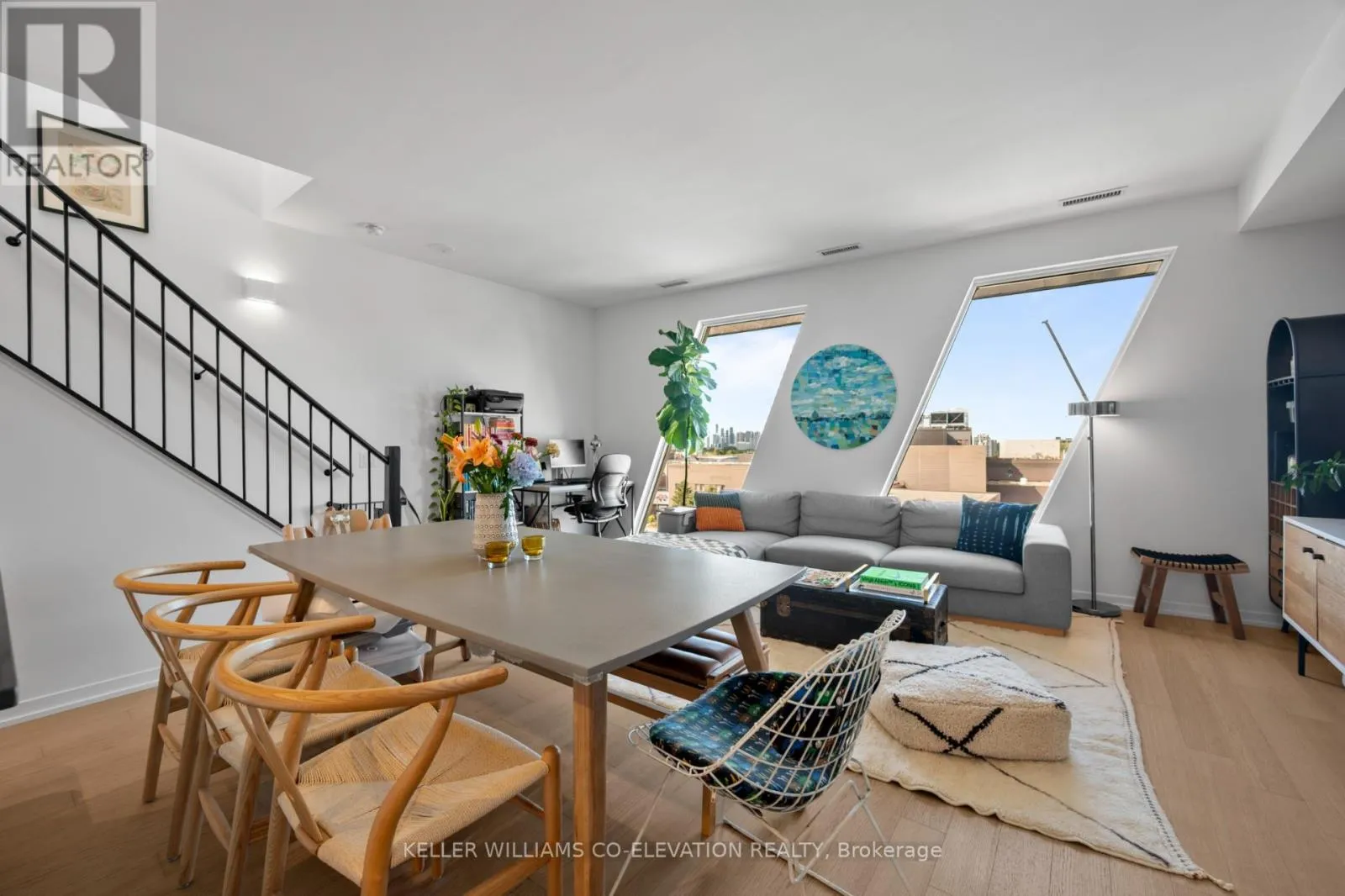 Apartment for rent: Ph7 - 138 St Helens Avenue, Toronto, Ontario M6H 0B8