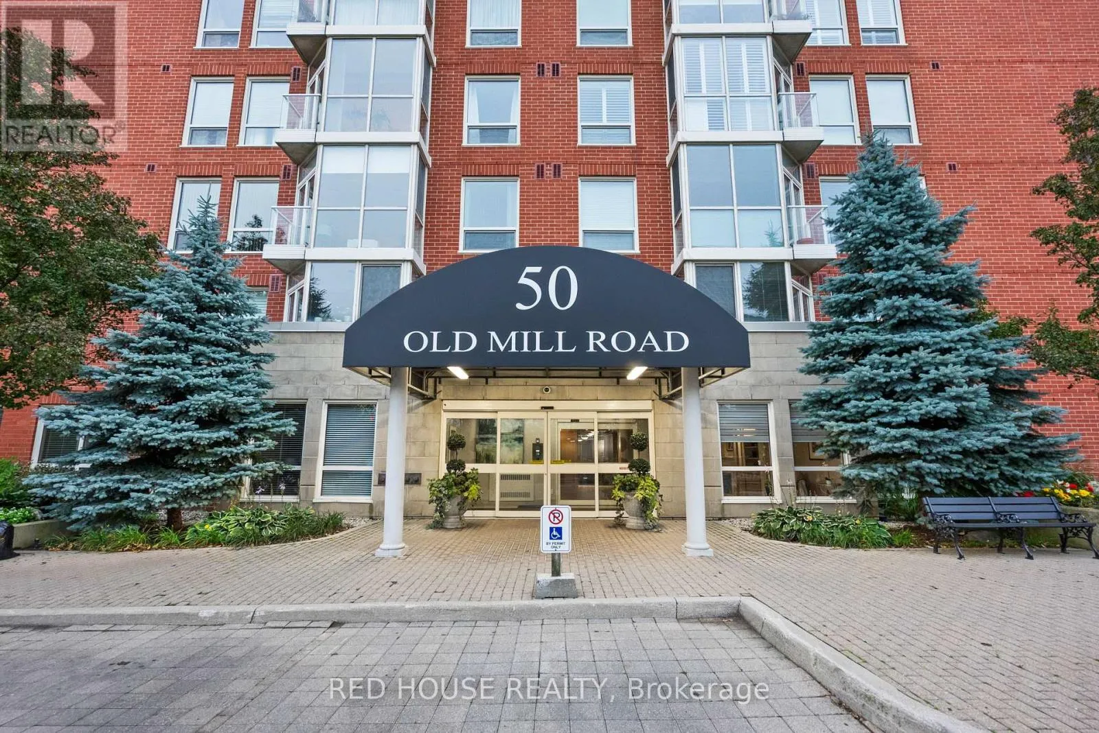 Apartment for rent: Ph906 - 50 Old Mill Road, Oakville, Ontario L6J 7W1