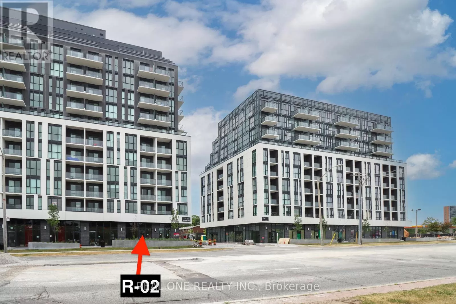 R02 - 3433 Sheppard Avenue E, Toronto, Ontario M1T 3K5