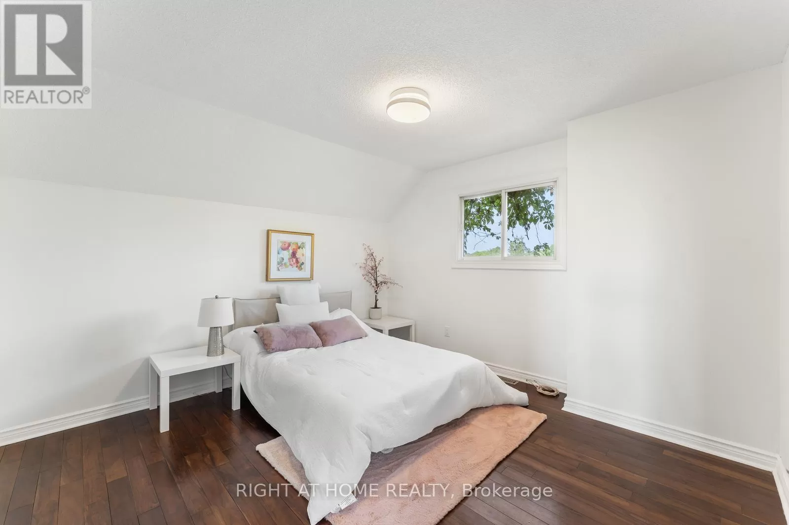 House for rent: Room H - 1186 Glenashton Drive, Oakville, Ontario L6H 5L7