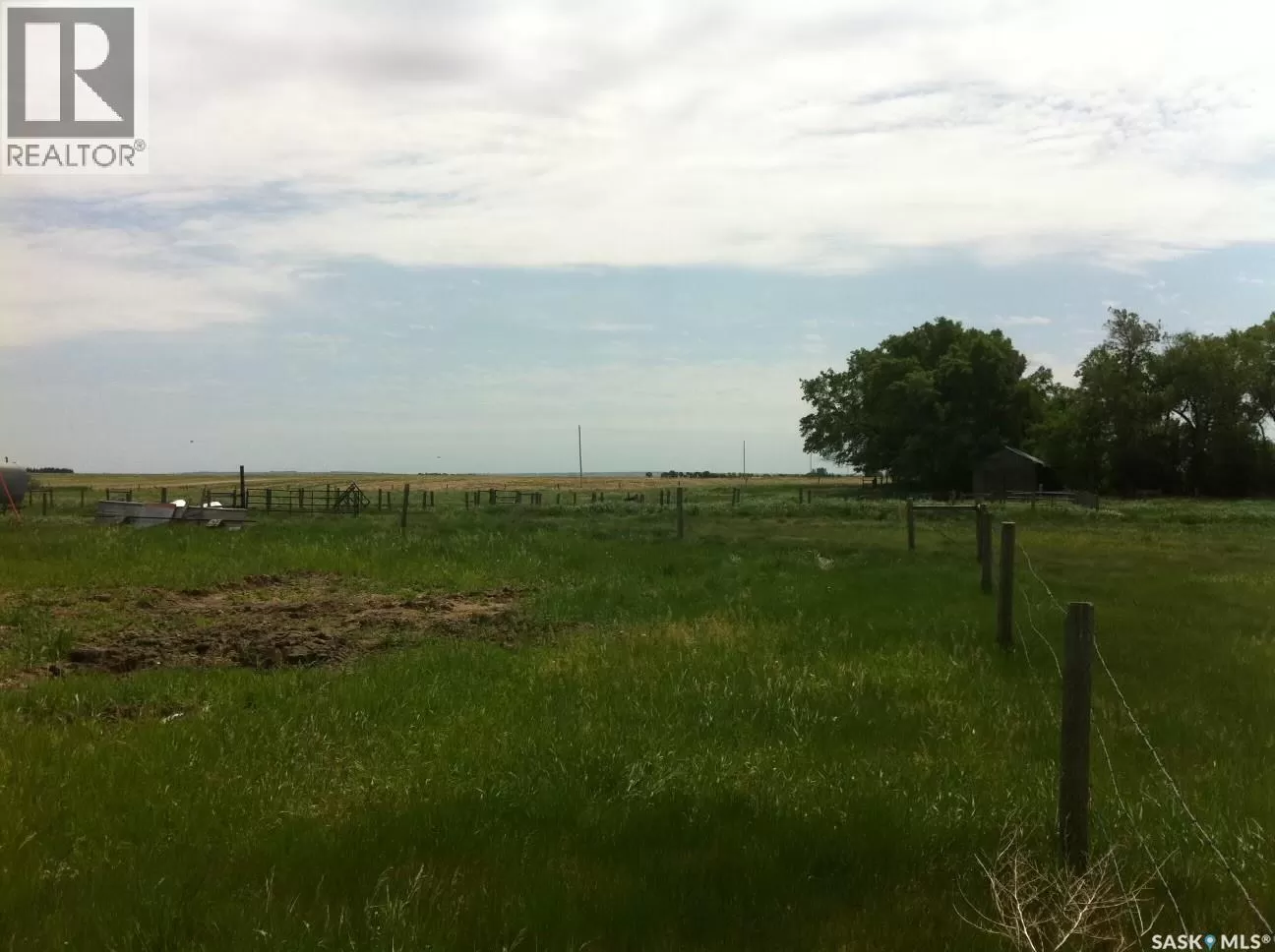 Unknown for rent: Spetz Acreage, Saskatchewan Landing Rm No.167, Saskatchewan S0G 5A0