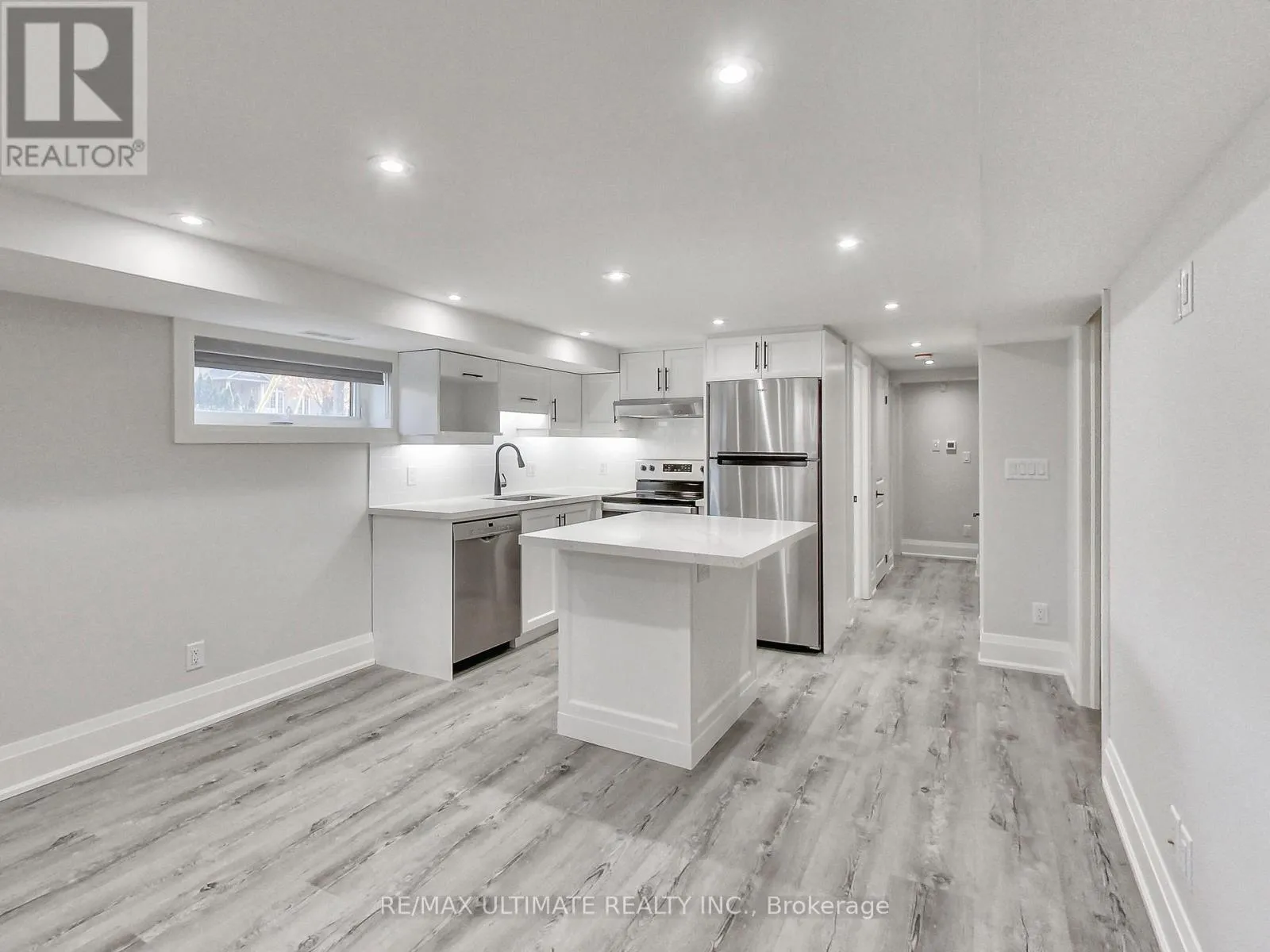 House for rent: Suite 1 - 1743 Lawrence Avenue W, Toronto, Ontario M6L 1C9