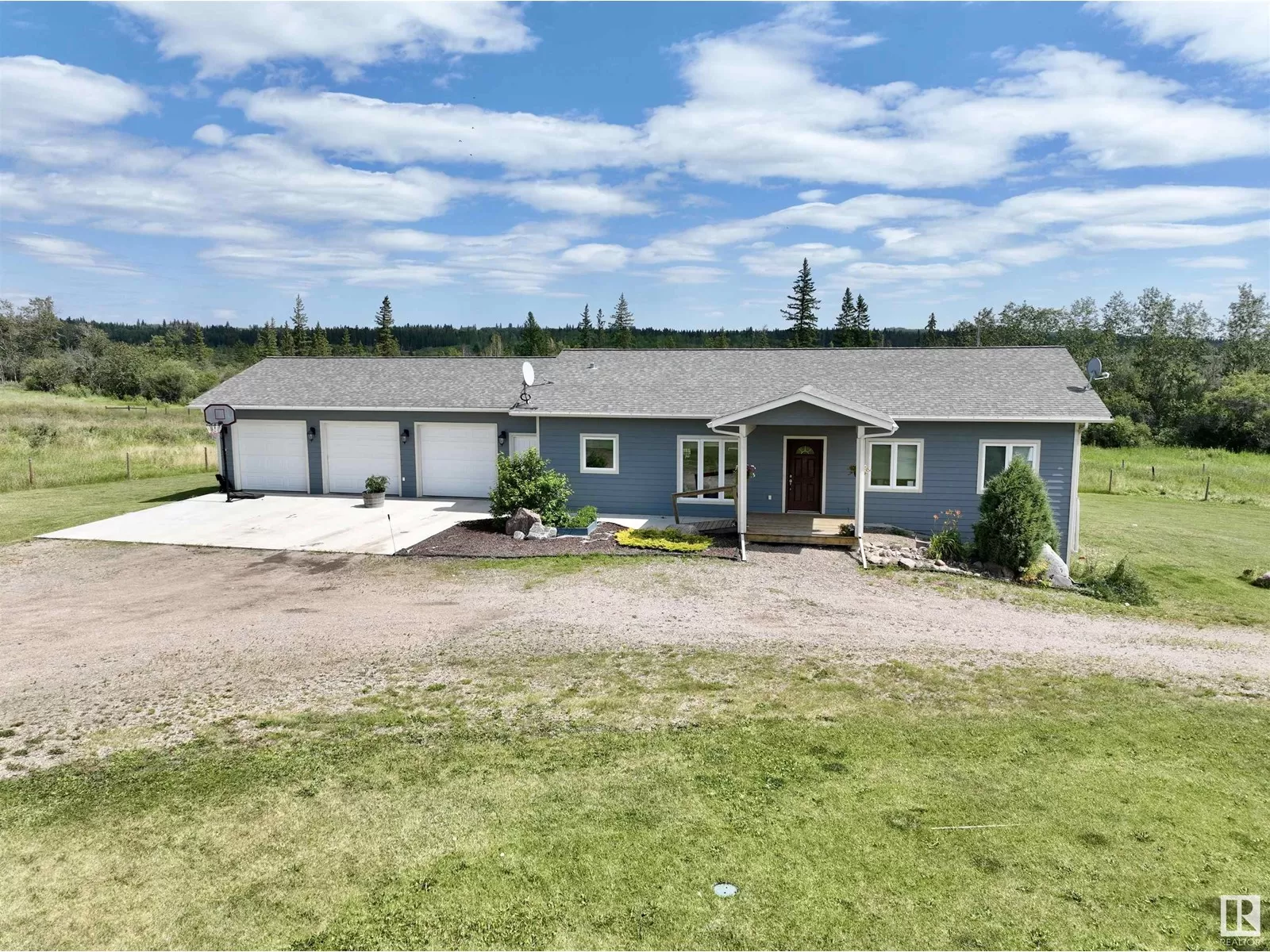 House for rent: Sw 28 54 11 W4, Rural Two Hills County, Alberta T0B 4K0