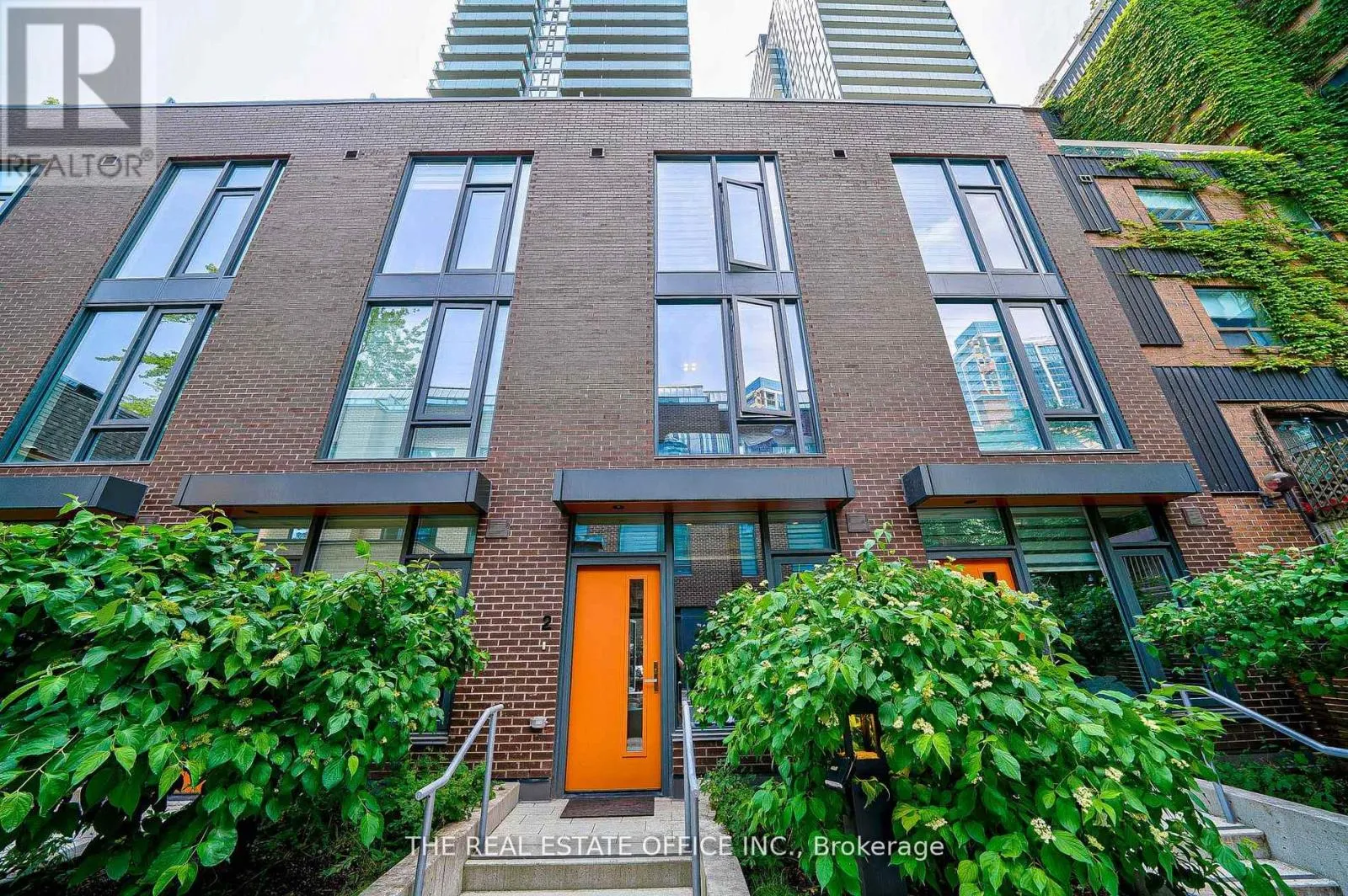 Row / Townhouse for rent: Th 2 - 33 Dundonald Street S, Toronto, Ontario M4Y 1K3