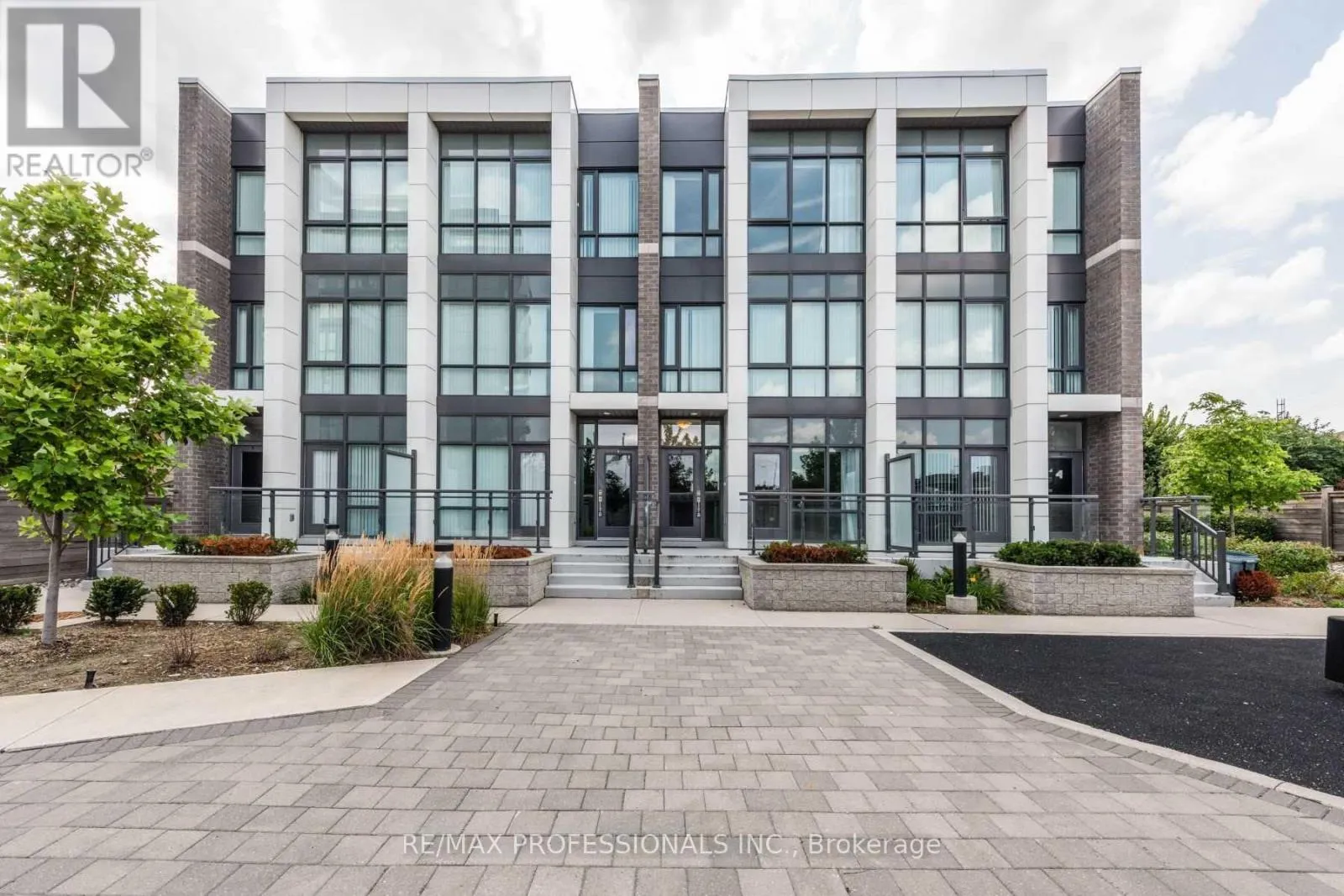 Row / Townhouse for rent: Th 3 - 16 Mcadam Avenue, Toronto, Ontario M6A 1S5