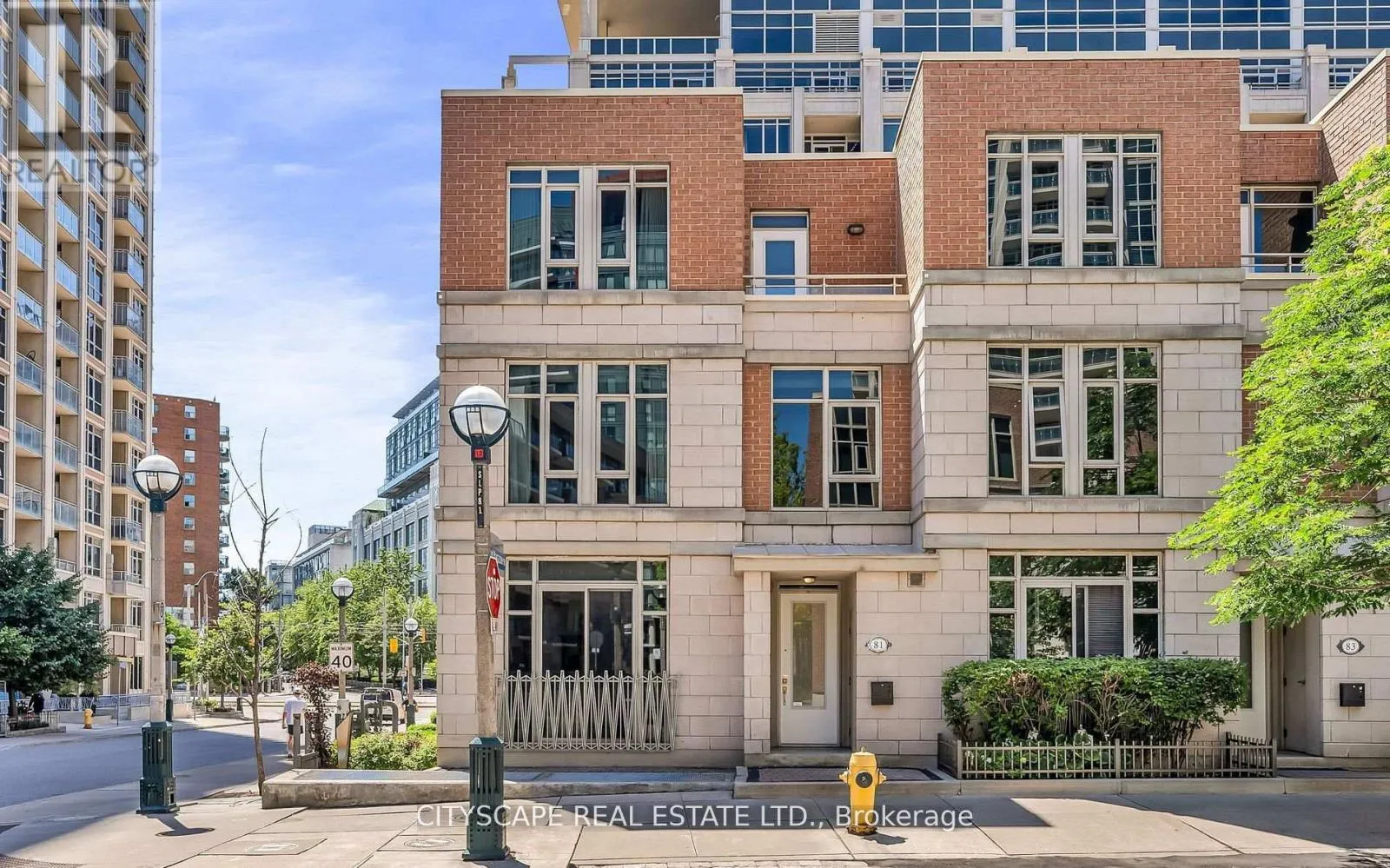 Row / Townhouse for rent: Th 7 - 81 Sloping Sky Mews, Toronto, Ontario M5V 1P4