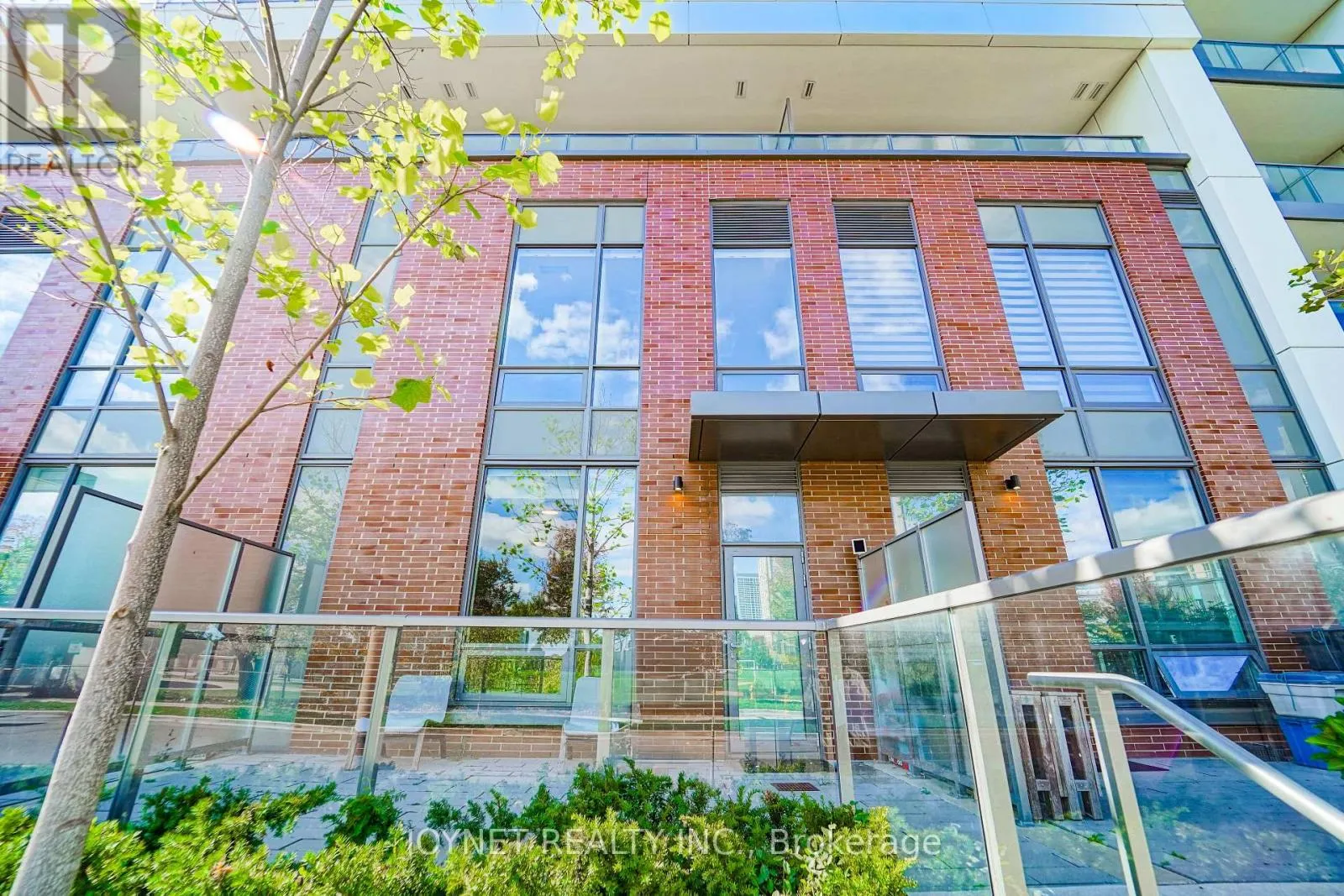 Row / Townhouse for rent: Th02 - 32 Forest Manor Road, Toronto, Ontario M2J 0H2