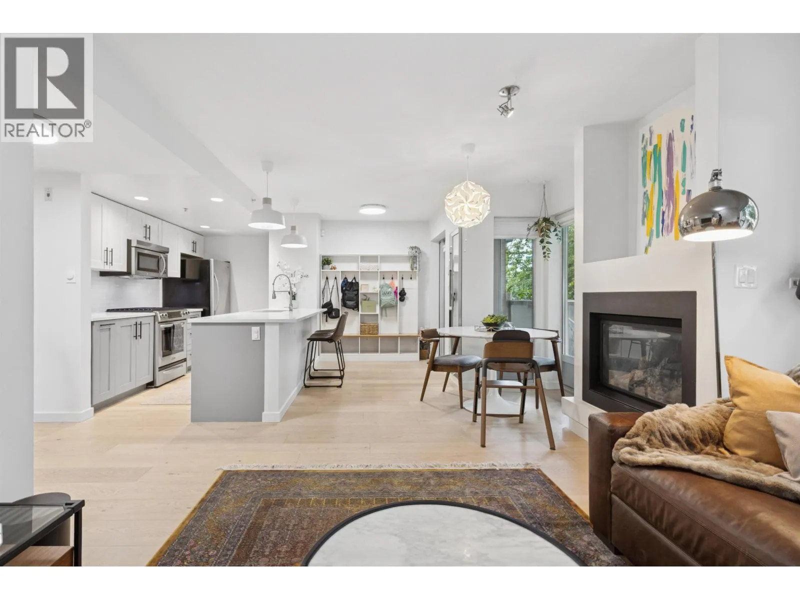 Row / Townhouse for rent: Th4 1288 Chesterfield Avenue, North Vancouver, British Columbia V7M 0B1