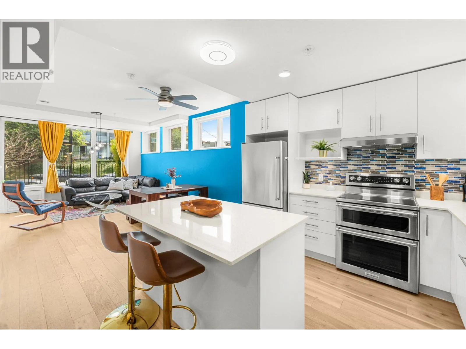 Row / Townhouse for rent: Th5 2137 Chesterfield Avenue, North Vancouver, British Columbia V7M 2P7