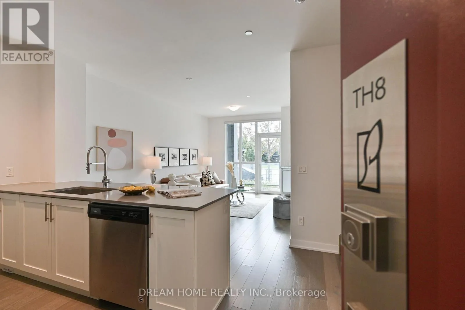 Row / Townhouse for rent: Th8 - 4055 Parkside Village Drive, Mississauga, Ontario L5B 0K8