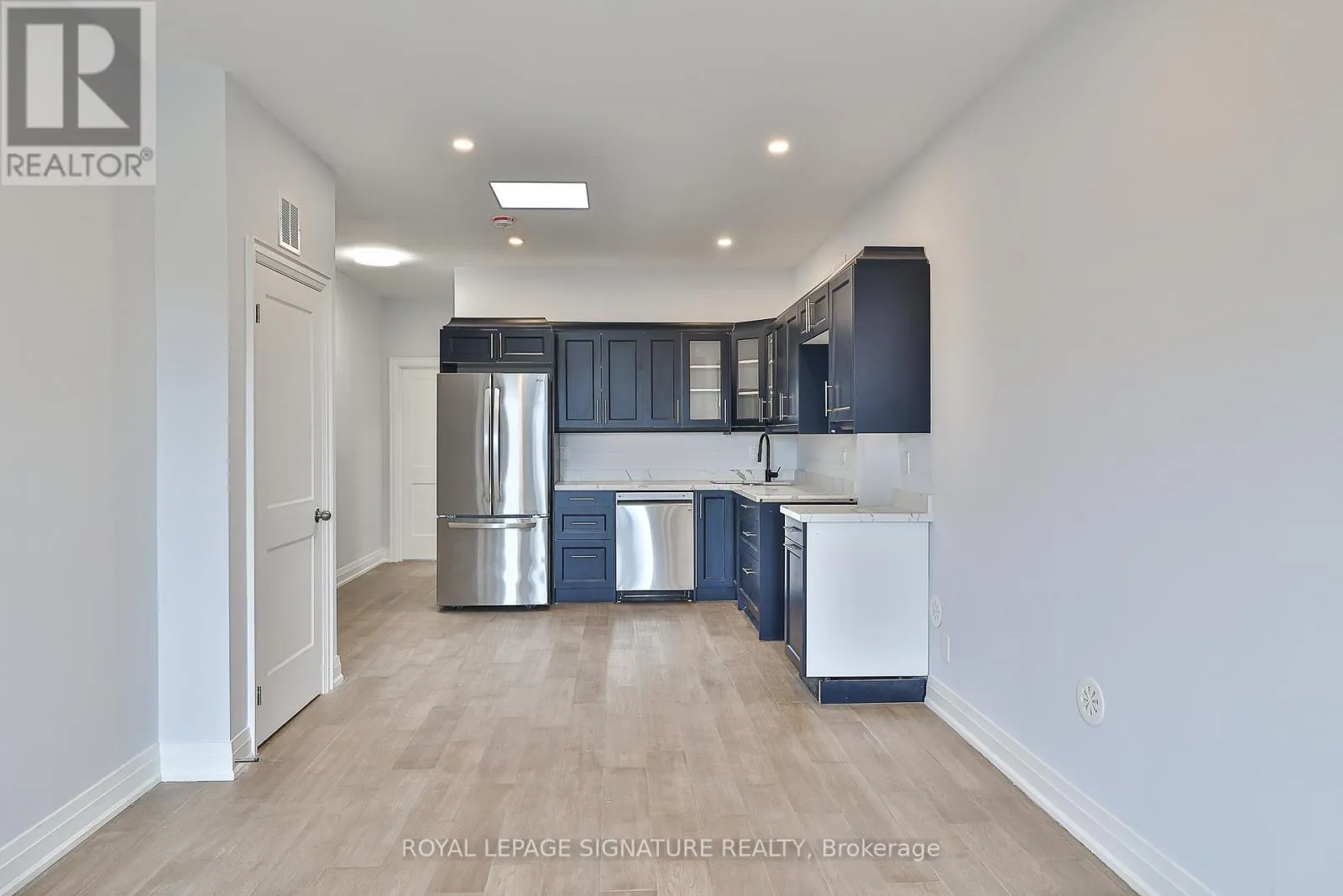 House for rent: Third - 60 Belvidere Avenue, Toronto, Ontario M6C 1P6