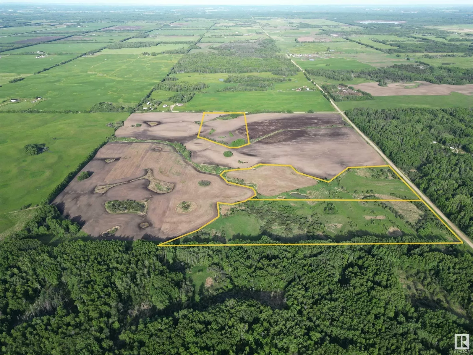 No Building for rent: Twp. Rd. 540 Rge. Rd. 35, Rural Lac Ste. Anne County, Alberta T0E 0A0