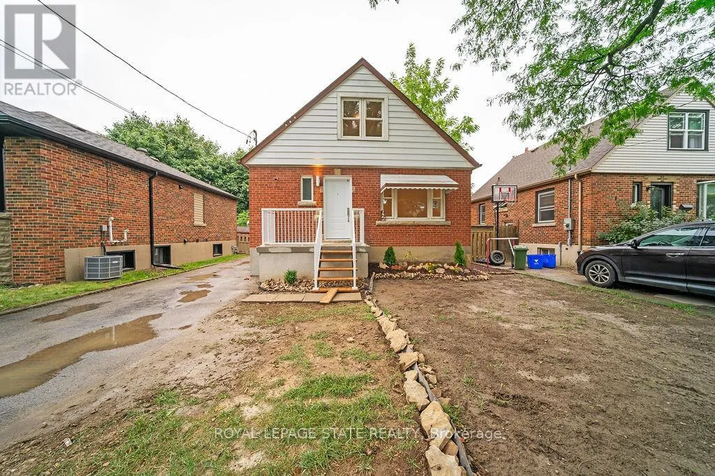 House for rent: Unit 1 - 172 East 34th Street, Hamilton, Ontario L8V 3W6