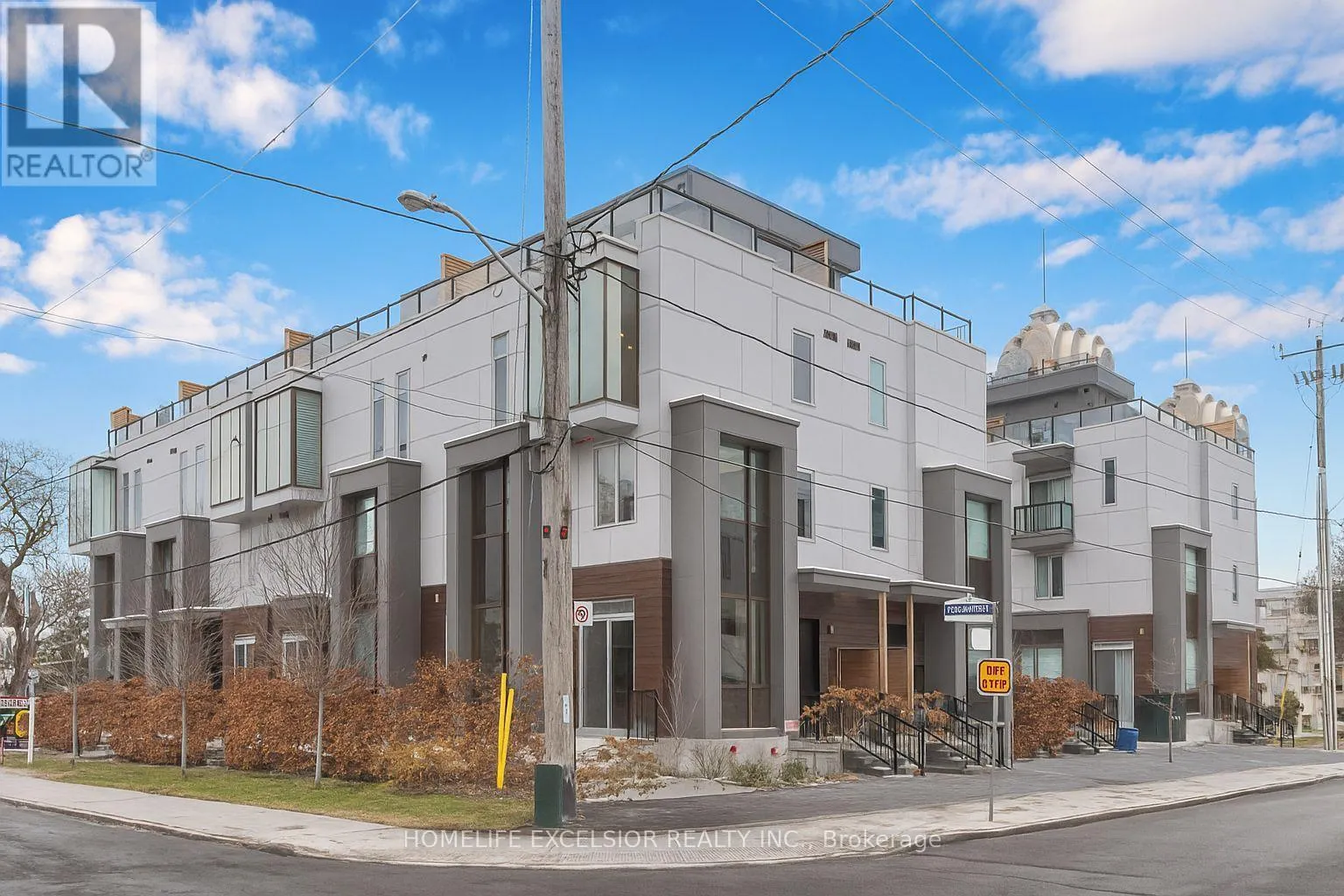 Row / Townhouse for rent: Unit 1 - 18 Greenbriar Road, Toronto, Ontario M2K 0G7