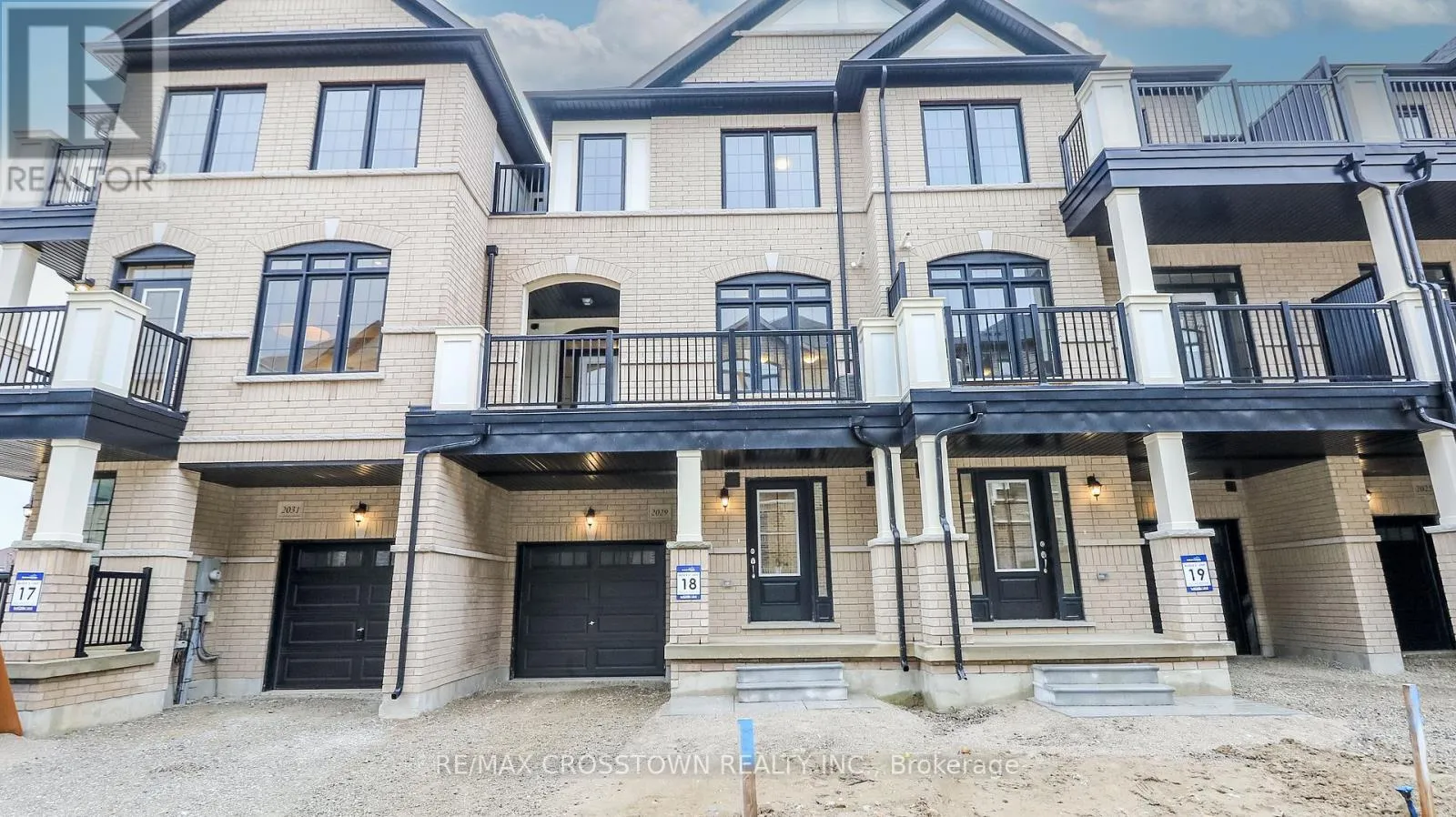 Row / Townhouse for rent: Unit 18 - 2029 Matteer Court, Innisfil, Ontario L9S 4T9