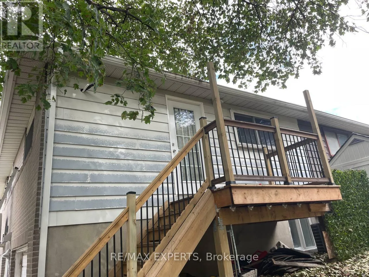 House for rent: Unit 2 - 143 Chester Le Boulevard, Toronto, Ontario M1W 2M7