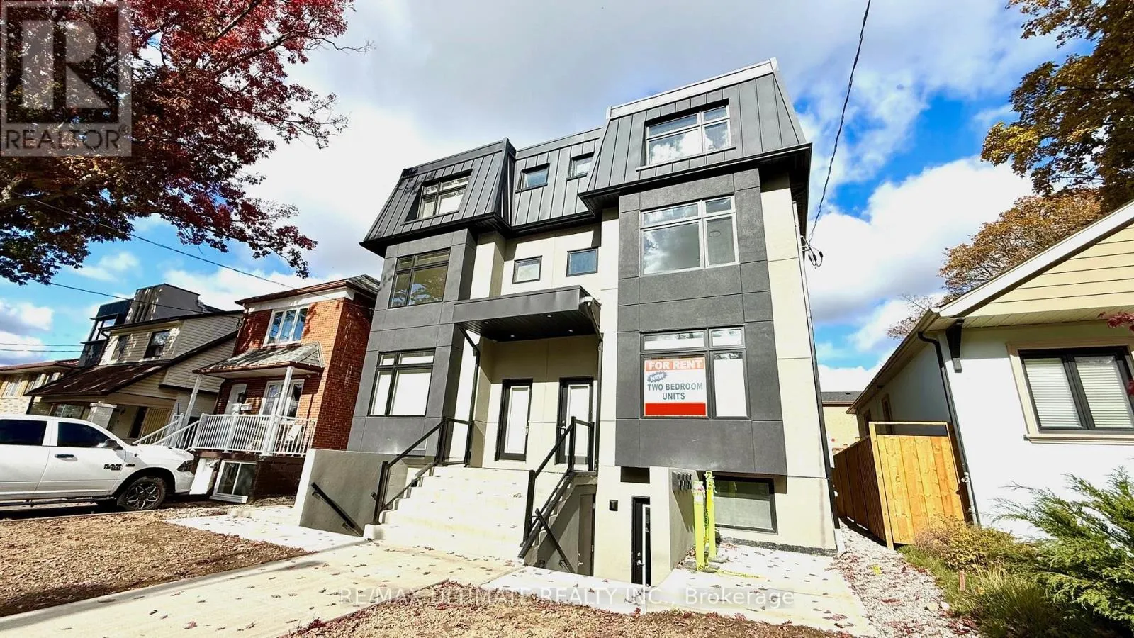 House for rent: Unit 2 - 56a East Drive, Toronto, Ontario M6N 2N9