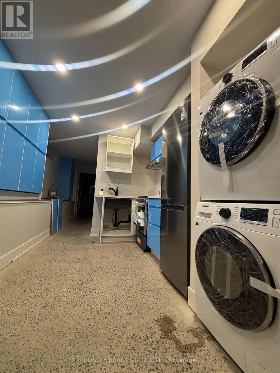 House for rent: Unit # 2 - 686 Rhodes Avenue, Toronto, Ontario M4J 4X6