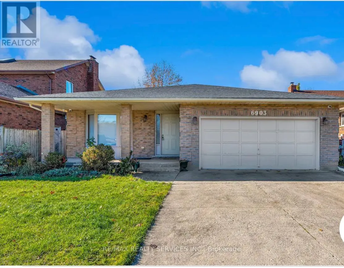 House for rent: Unit 2 - 6903 Cumberland Court, Niagara Falls, Ontario L2H 2R7