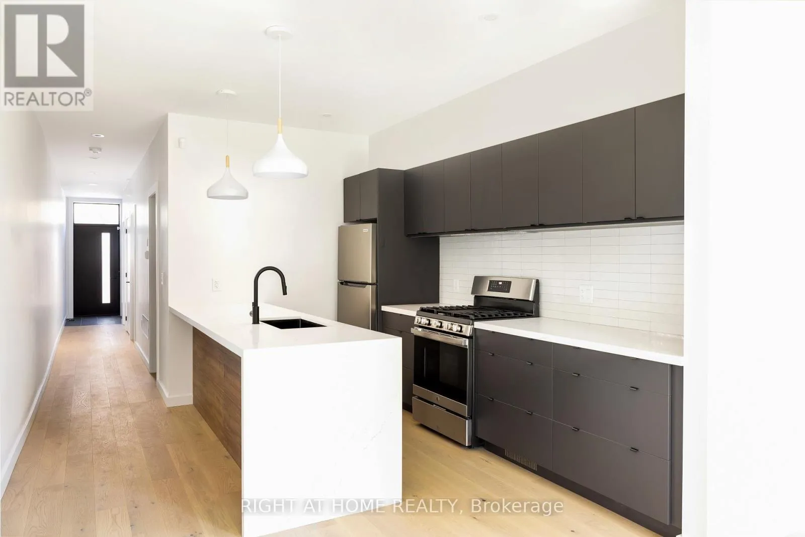 Other for rent: Unit #2 - 86 Lansdowne Avenue, Toronto, Ontario M6K 2V9