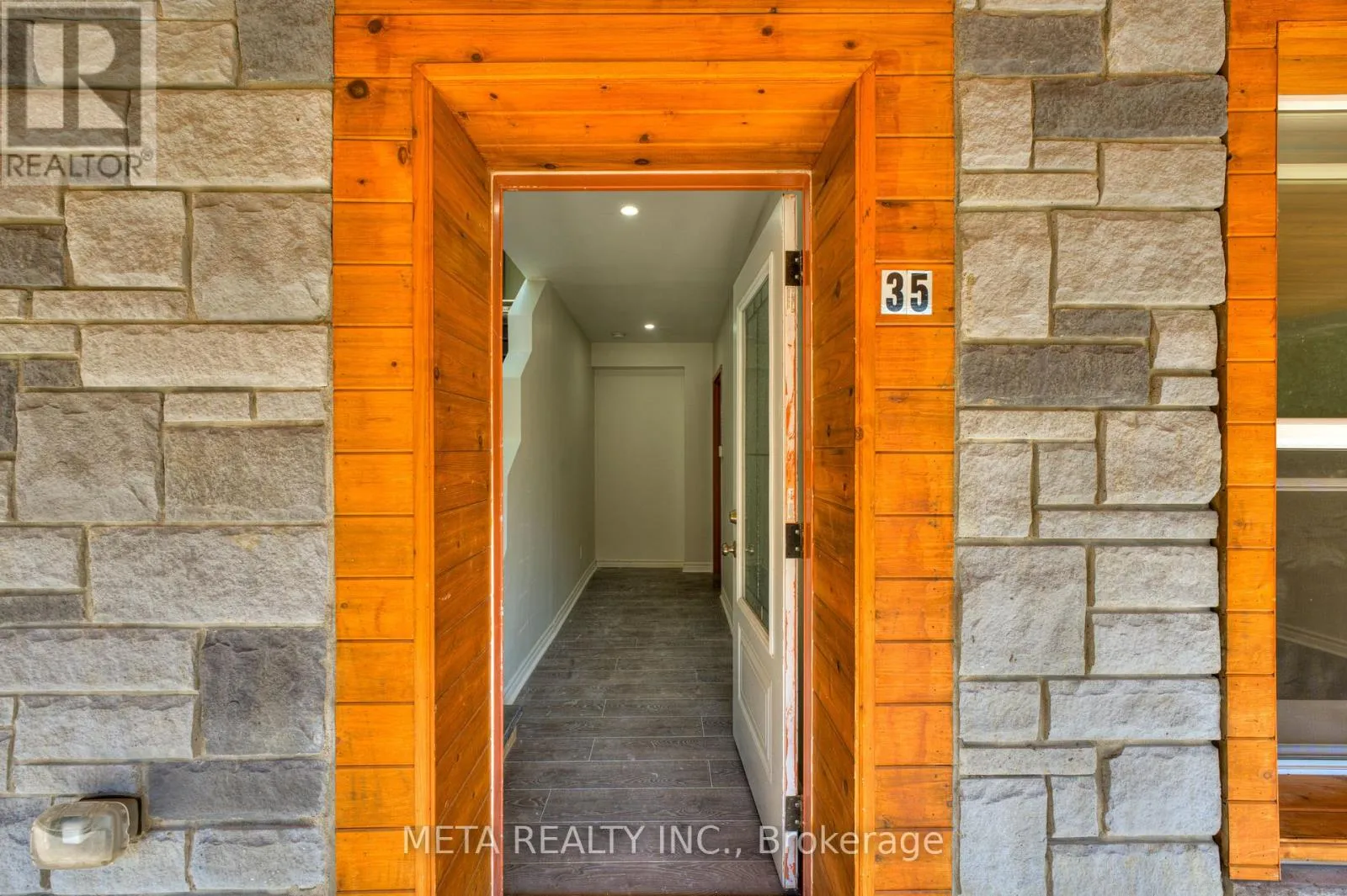 Other for rent: Unit 3 - 35 Duncombe Boulevard, Toronto, Ontario M1M 3A4