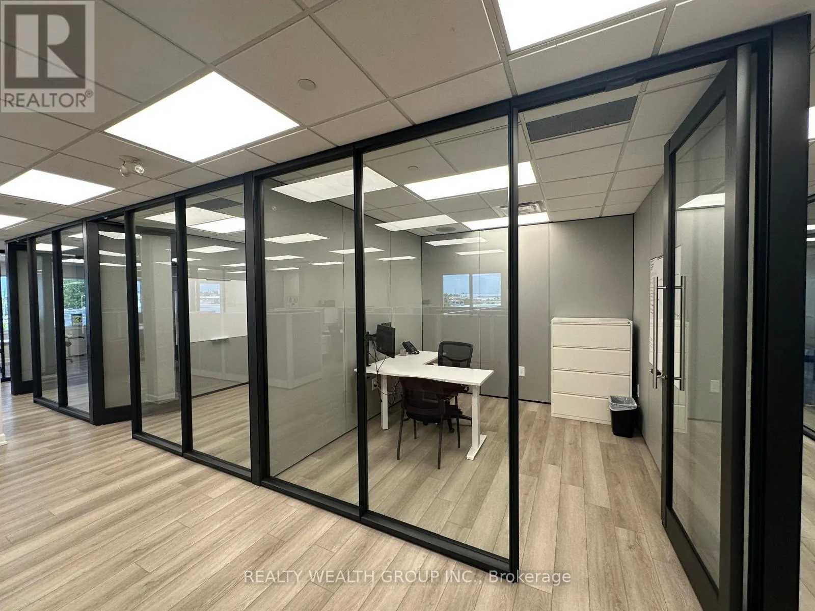 Offices for rent: Unit 302 - 1135 Stellar Drive, Newmarket, Ontario L3Y 7B8