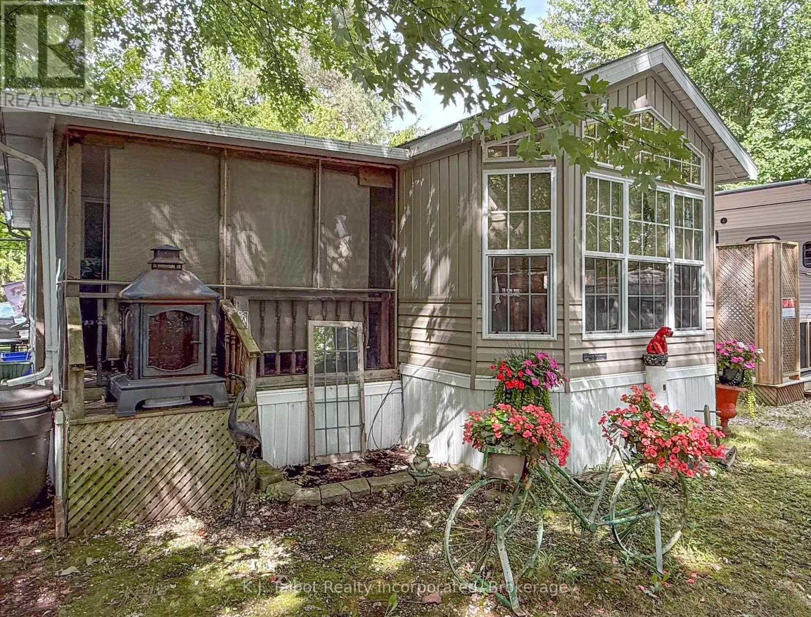 Mobile Home for rent: Unit 36 Beacon Ln South - 77719 Bluewater Highway, Bluewater, Ontario N0M 1G0