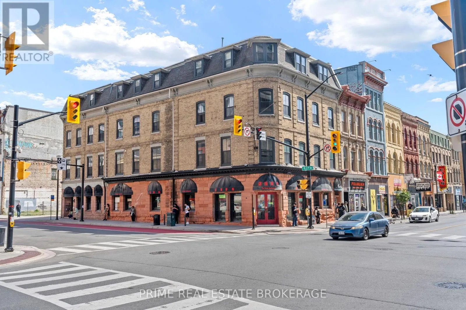 Row / Townhouse for rent: Unit 4 - 366 Richmond Street, London East, Ontario N6A 3C7