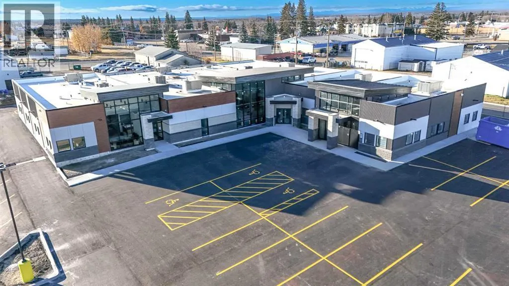 Commercial Mix for rent: Unit 4, 5020 44 Street, Rocky Mountain House, Alberta T4T 1B9
