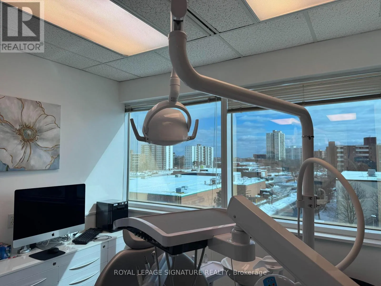 Unit 405 - 71 King Street W, Mississauga, Ontario L5B 4A2