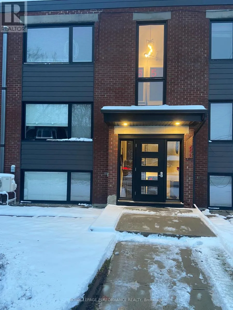 Other for rent: Unit 5 - 695 Morgan Street, Ottawa, Ontario K1K 3M1