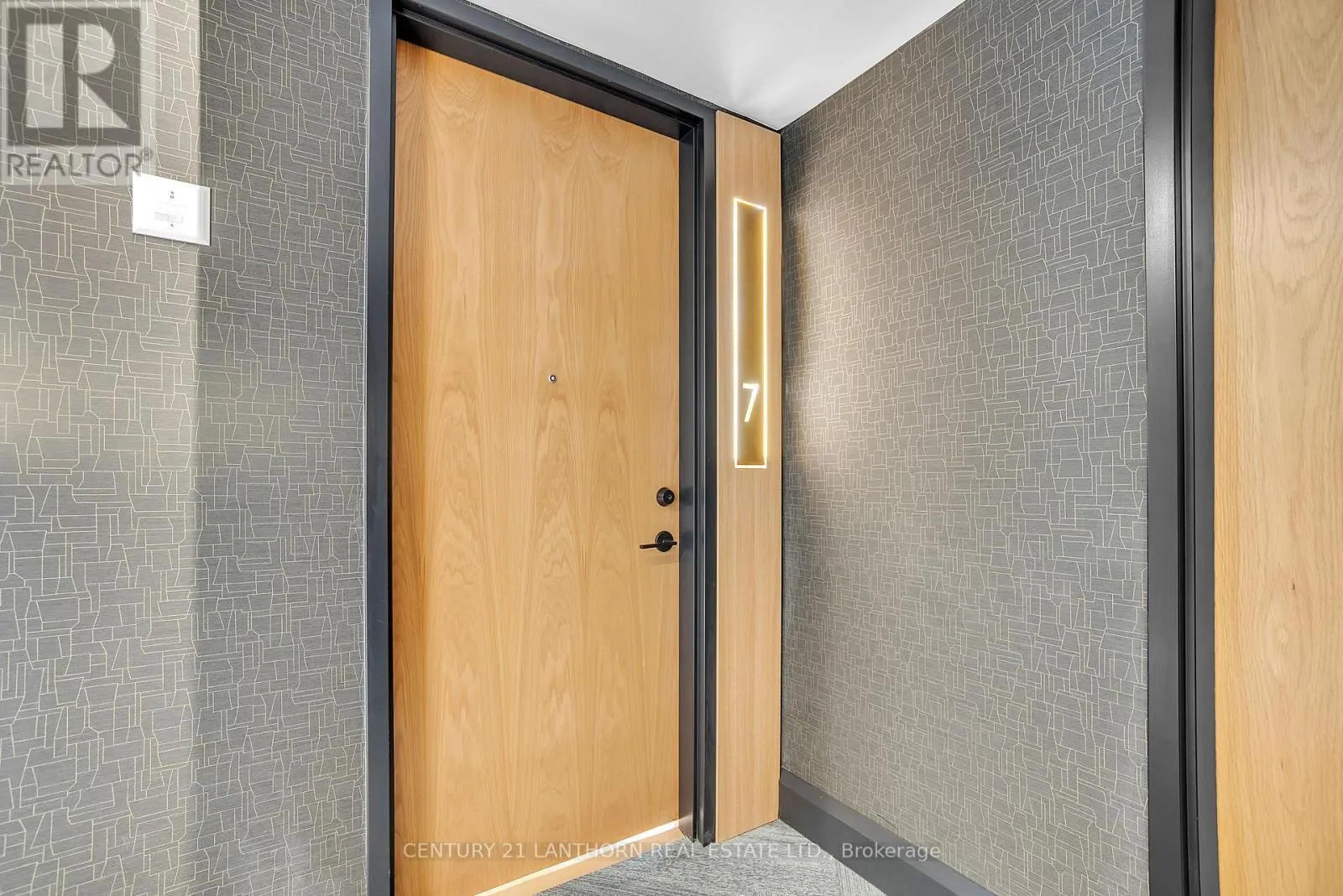 Other for rent: Unit # 7 - 38 Front Street, Quinte West, Ontario K8N 4N2