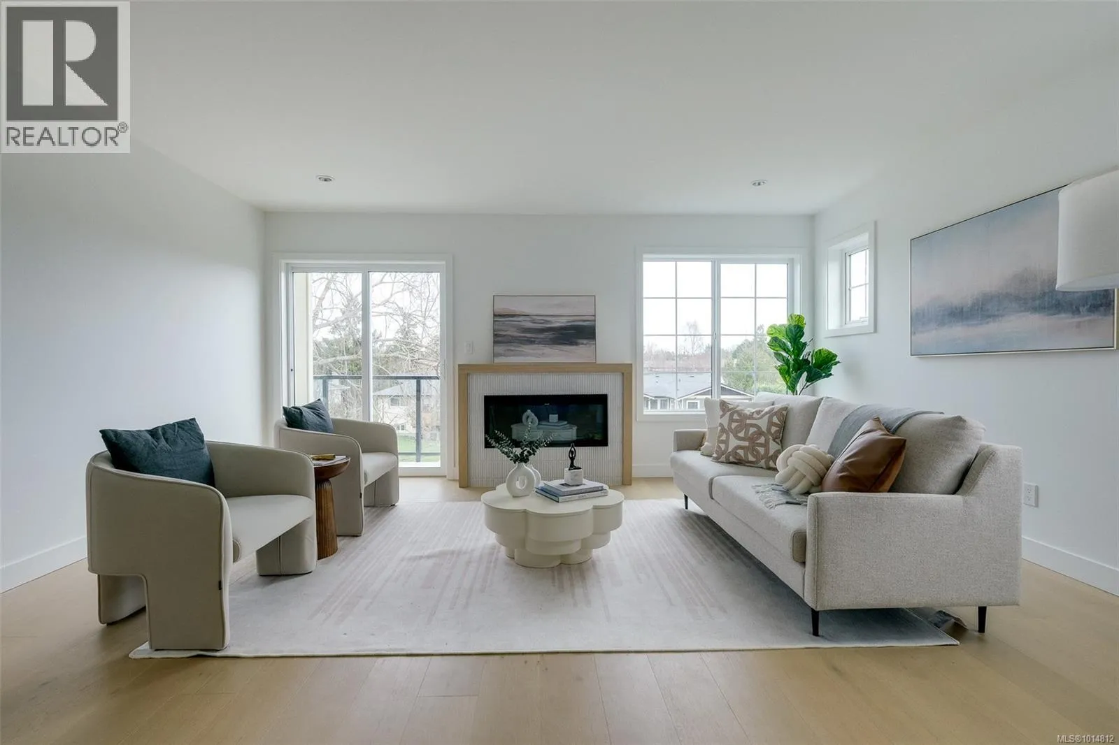 Row / Townhouse for rent: Unit 7 3907 Cedar Hill Rd, Saanich, British Columbia V8P 3Z8