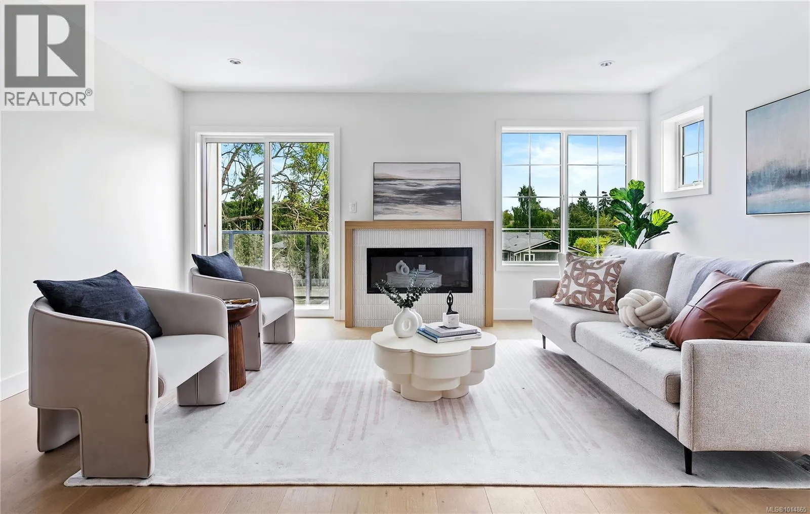 Row / Townhouse for rent: Unit 8 3907 Cedar Hill Rd, Saanich, British Columbia V8P 3Z8