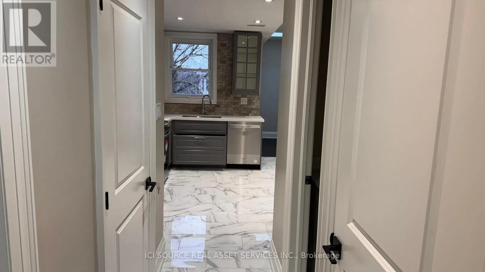 Other for rent: Unit A - 615 College Street, Toronto, Ontario M6G 1B5