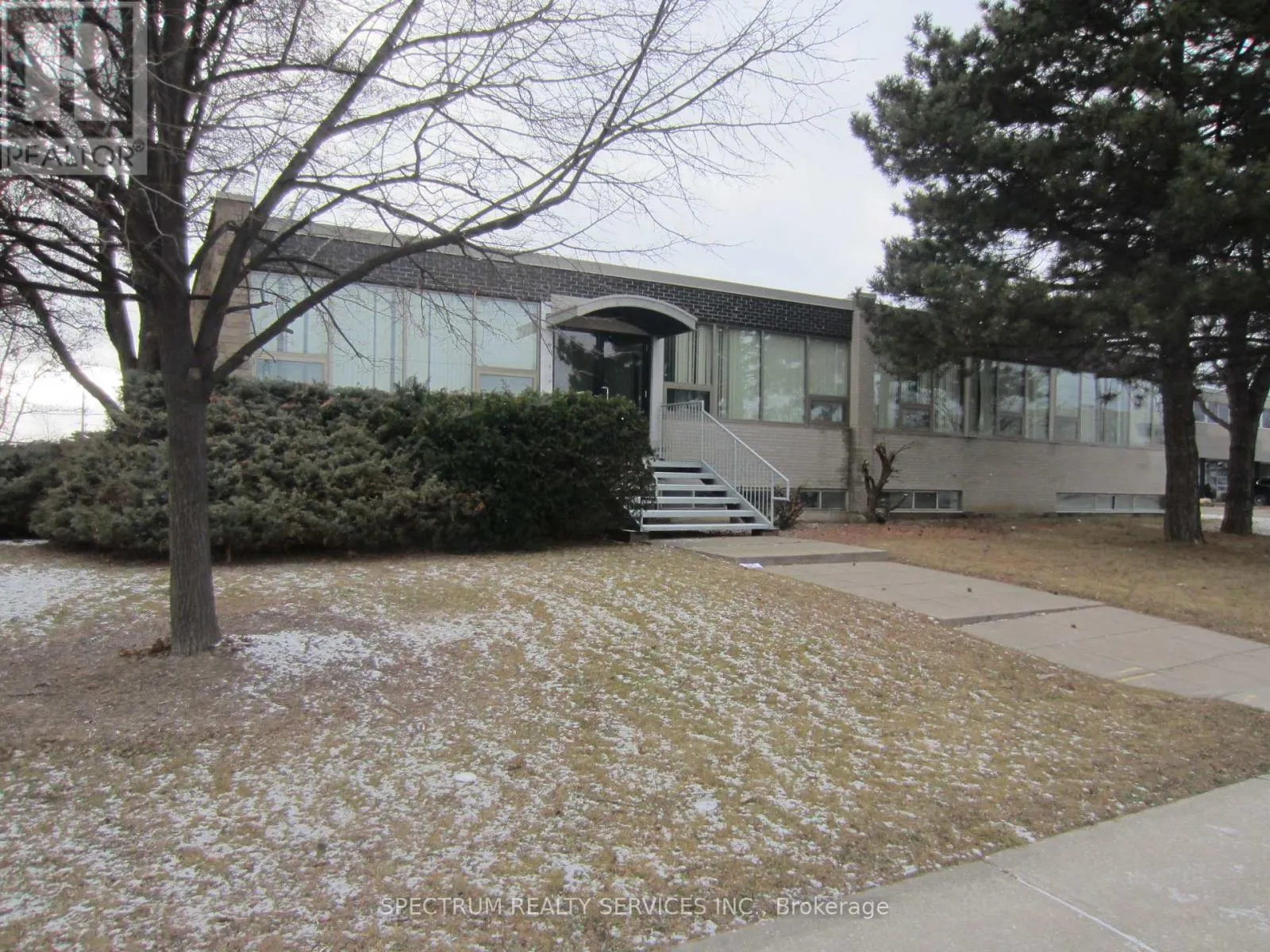 Multi-Tenant Industrial for rent: Unit A - 76 Signet Drive, Toronto, Ontario M9L 1T2