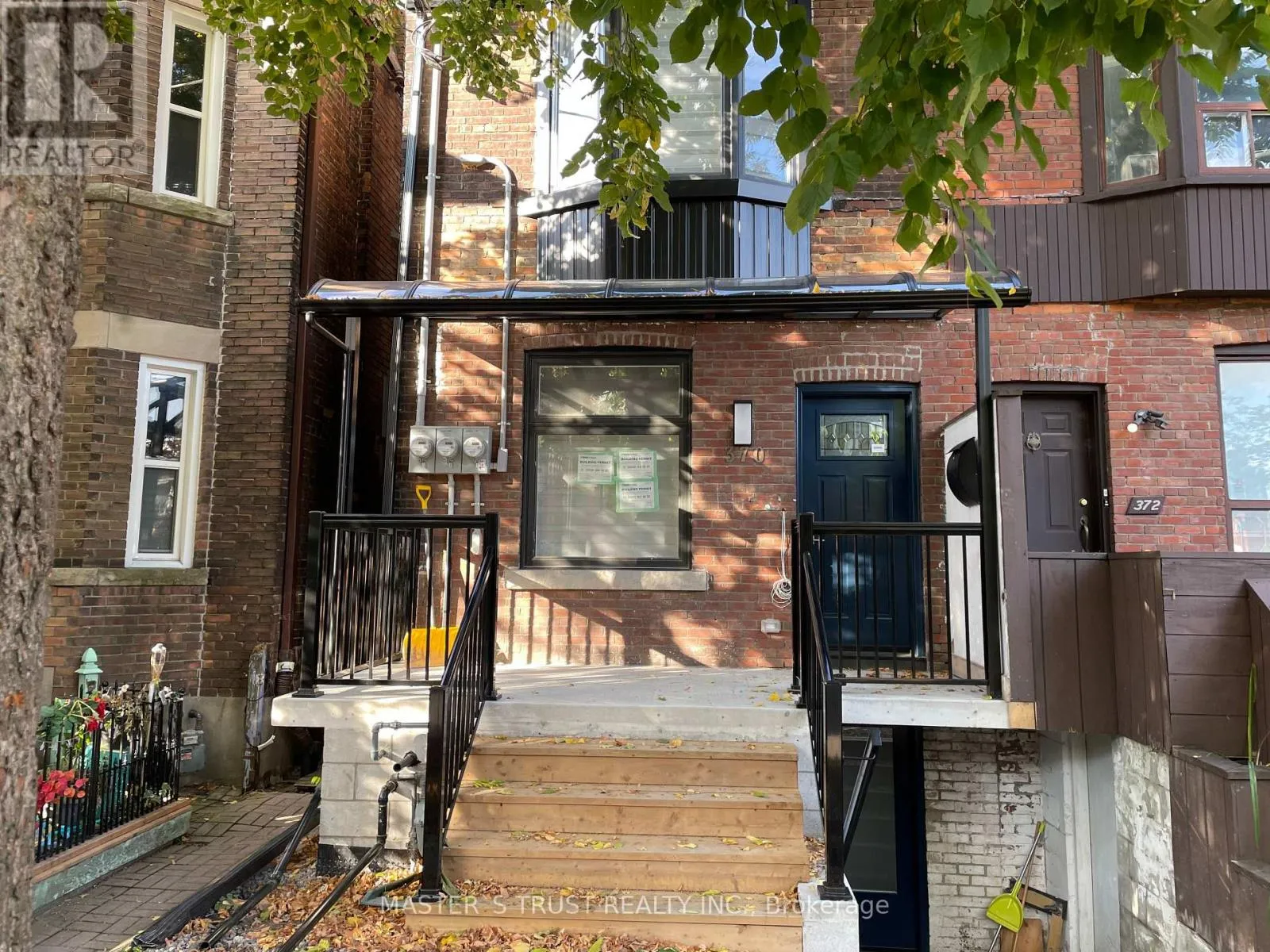 House for rent: Unit2 - 370 Lippincott Street, Toronto, Ontario M5S 2P7