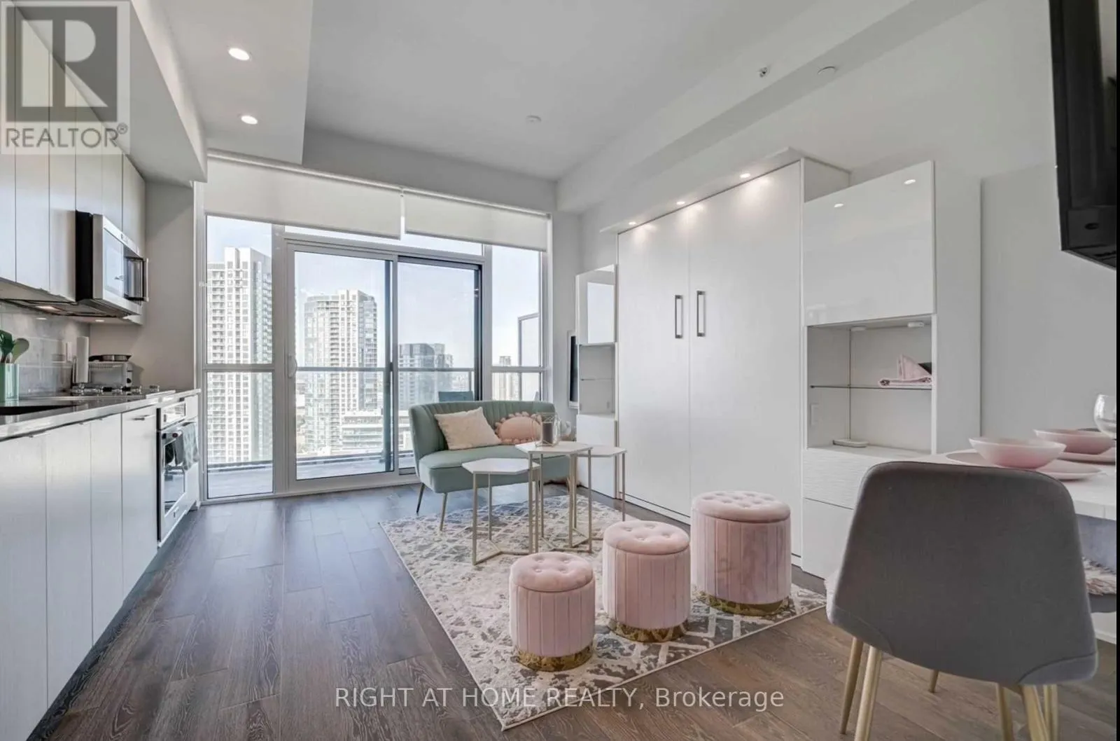 Apartment for rent: Uph02 - 38 Iannuzzi Street, Toronto, Ontario M5V 0S2