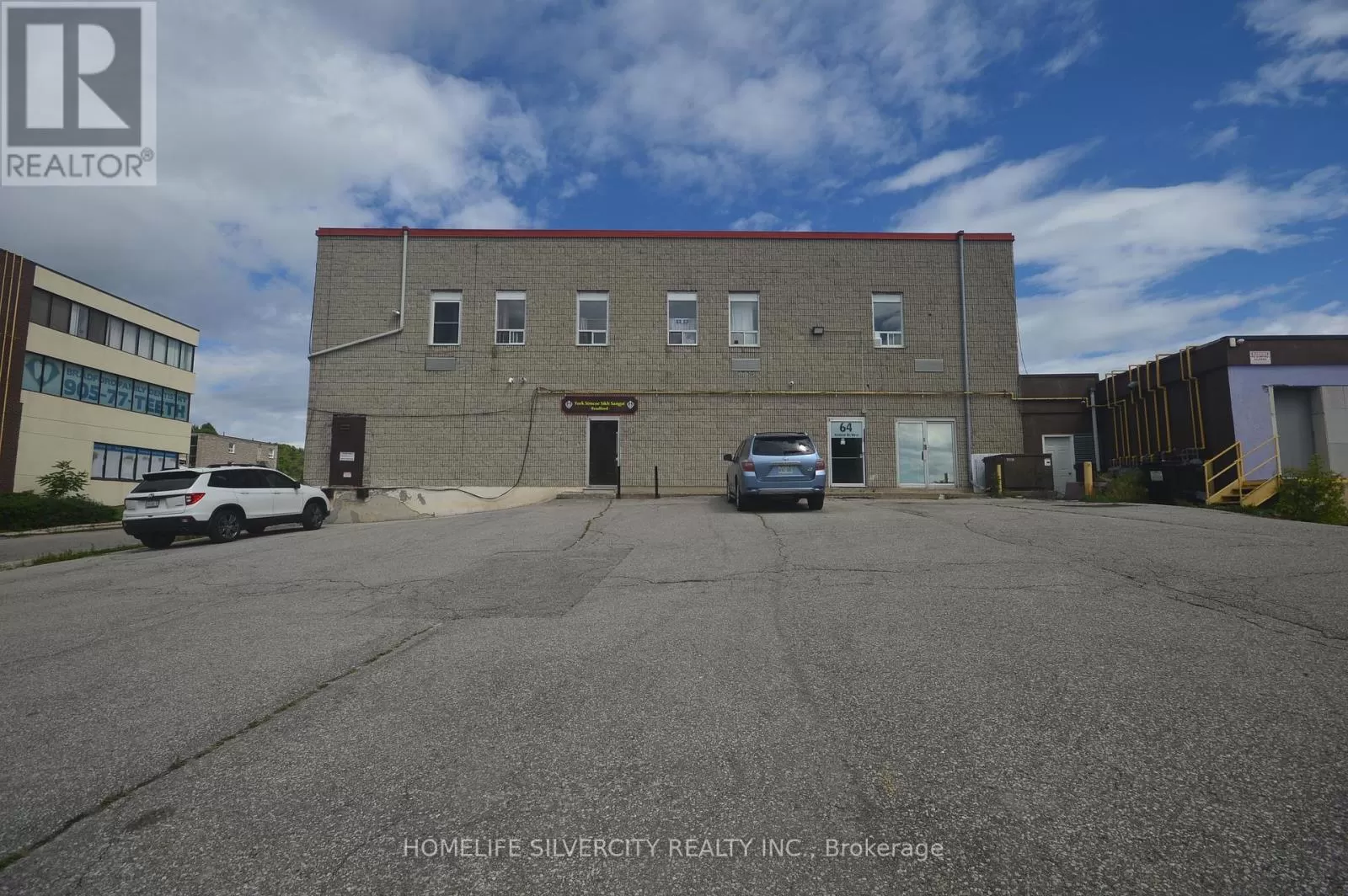 Other for rent: Upper 1 - 64 Holland Street W, Bradford West Gwillimbury, Ontario L3Z 1R8