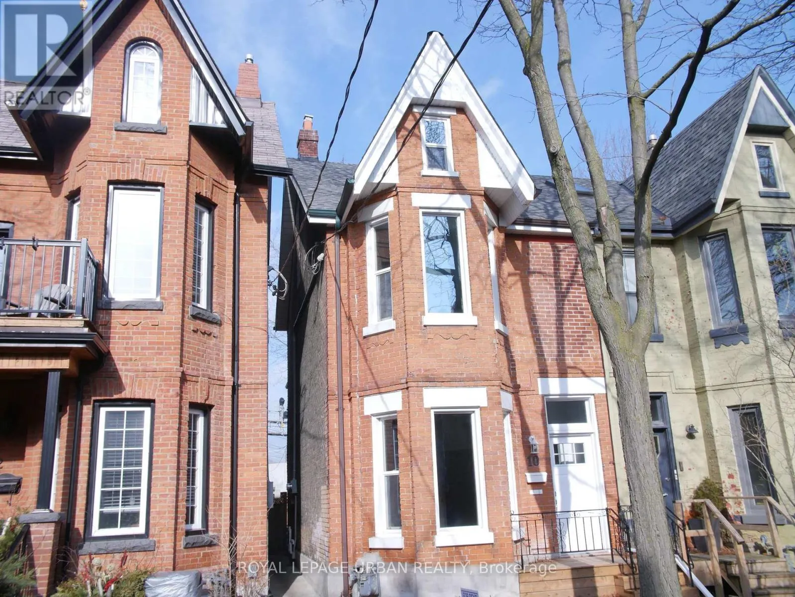 House for rent: Upper - 10 Earnbridge Street, Toronto, Ontario M6K 1N3