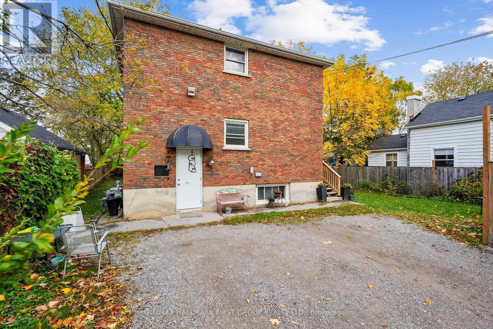 Triplex for rent: Upper - 176 Sydenham Street, Cobourg, Ontario K9A 2S3