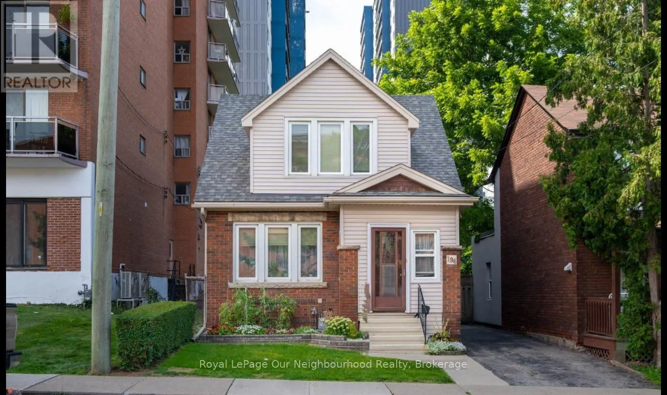 House for rent: Upper - 196 Walnut Street S, Hamilton, Ontario L8N 2M1