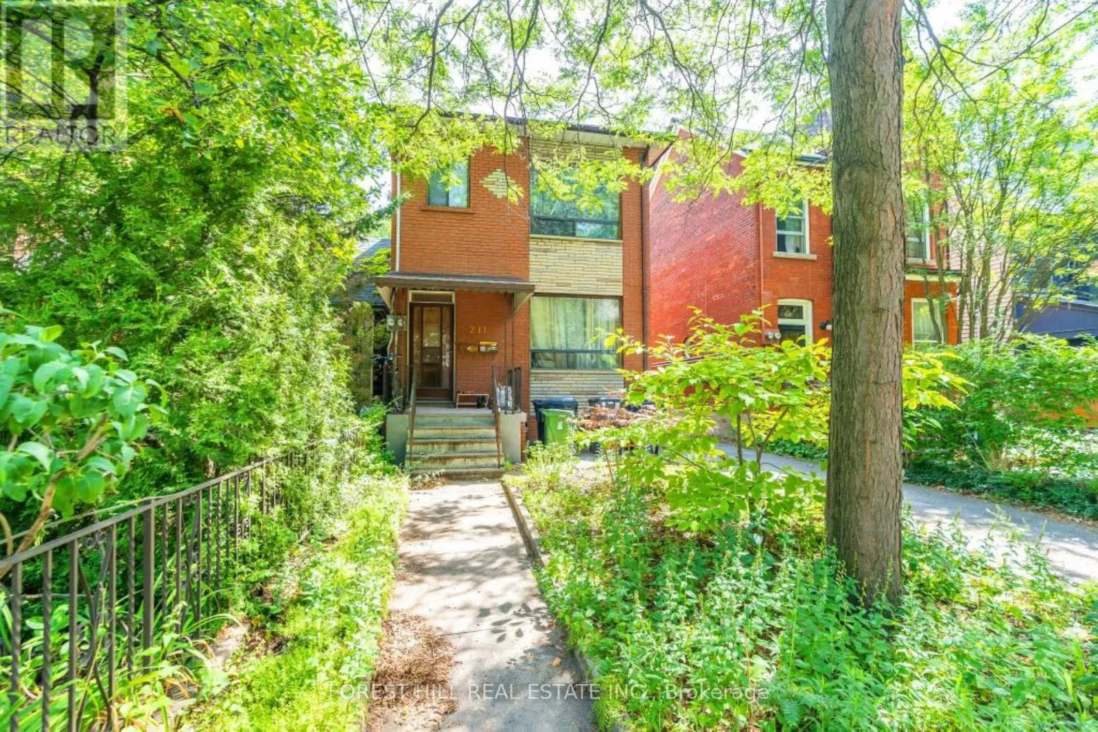 Other for rent: Upper - 211 Brunswick Avenue, Toronto, Ontario M5S 2M4