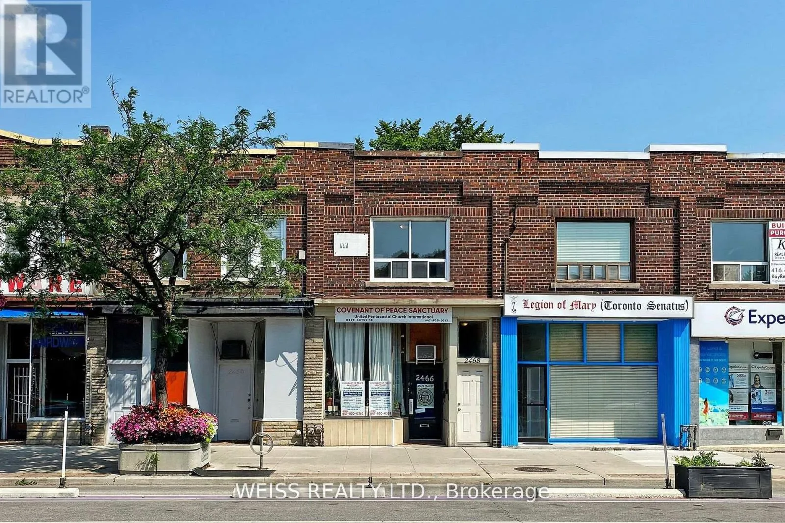 Offices for rent: Upper - 2468 Danforth Avenue, Toronto, Ontario M4C 1K9