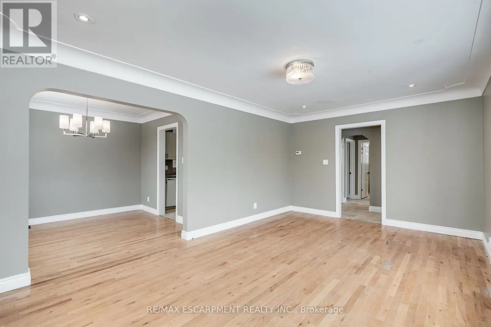 House for rent: (upper) - 317 King Street E, Hamilton, Ontario L8G 1M2