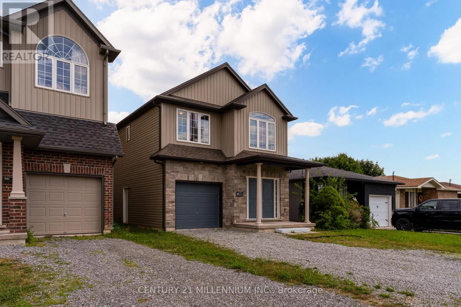 House for rent: Upper - 38 Kent Street, St. Catharines, Ontario L2S 1H2