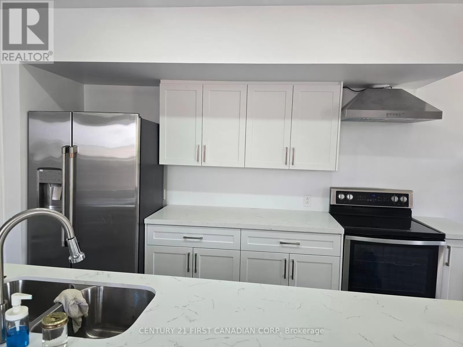 Duplex for rent: Upper - 387 Maitland Street, London East, Ontario N6B 1W1