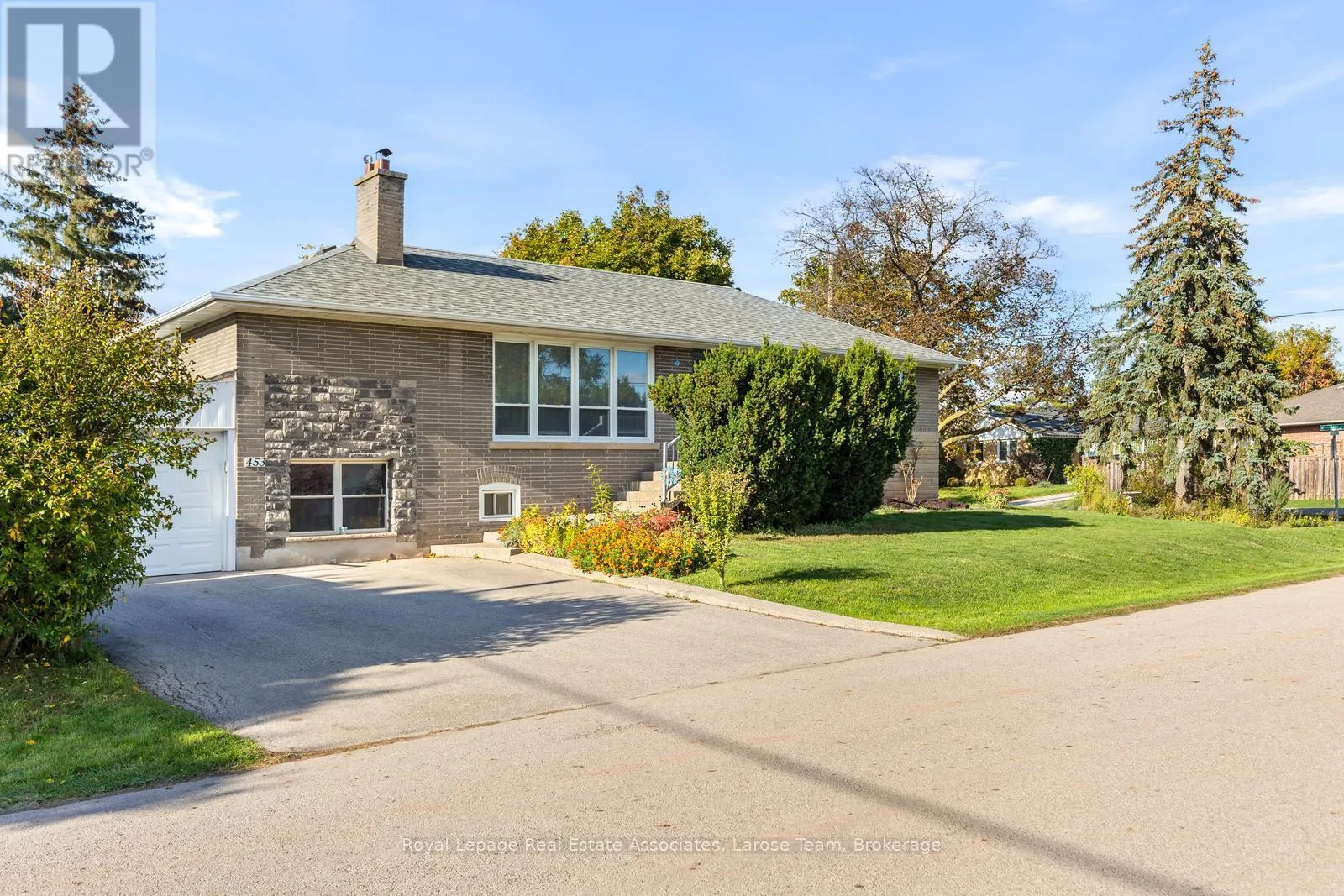 House for rent: Upper - 453 Brookside Drive, Oakville, Ontario L6K 1R2
