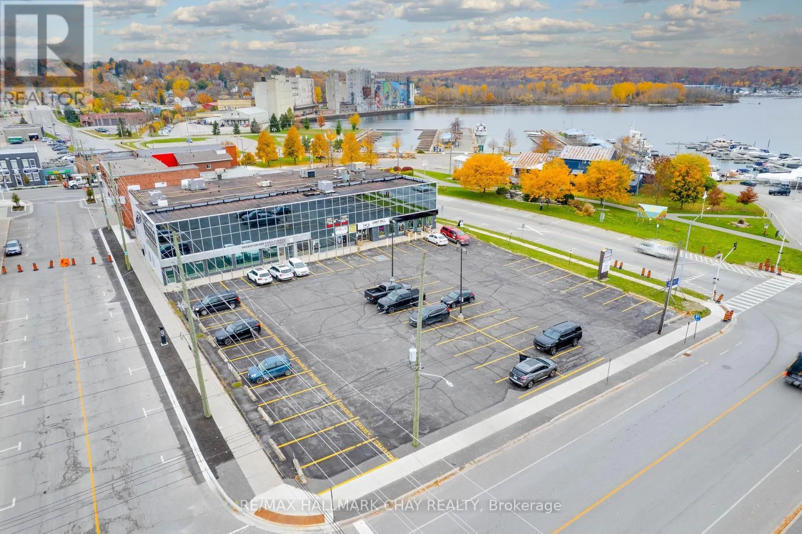 Offices for rent: Upper - 478 Bay Street, Midland, Ontario L4R 1K9