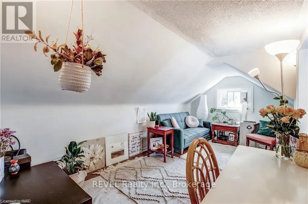 House for rent: Upper - 5 Linwood Street, St. Catharines, Ontario L2R 1H2